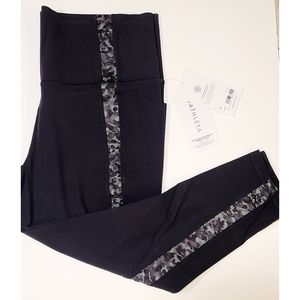 ATHLETA Salutation Stash Pocket II Serene 7/8 Tight